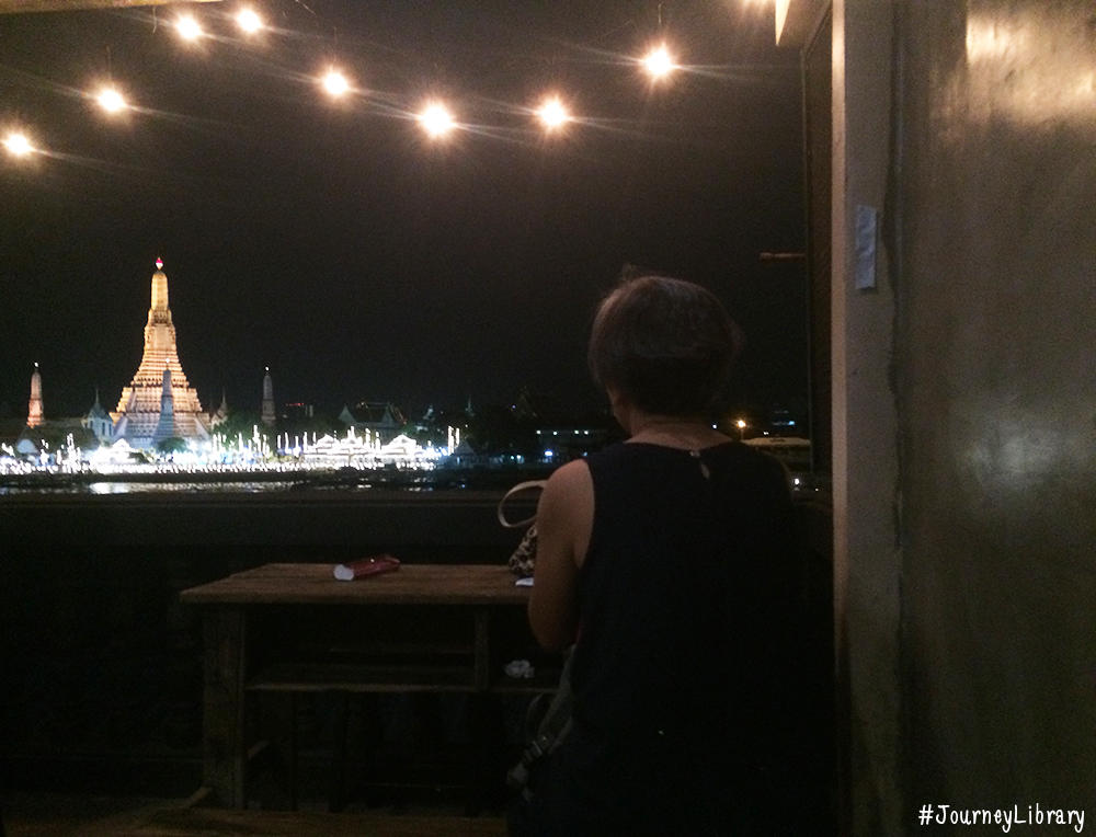 ร้านอาหารริมแม่น้ำเจ้าพระยาวิววัดอรุณฯ, ตรอกท่าเตียน Trok Tha Tian, rooftop bar in Bangkok, Wat Arun, Chao Phraya River